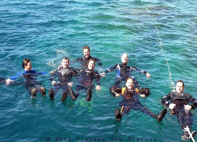  Instructores de buceo 